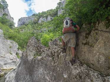 29: 160531-122753_Oppedette<br>Wat doet ze dat nog goed hè als 75 jarige!