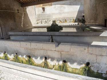 1: 160607-102551_Valensole-HDR<br>De wasplaats in Valensole