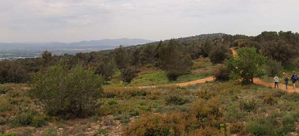 3: Mornas_130505_1043-3<br>Links de Rhône vallei