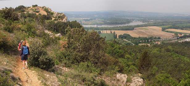 7: Mornas_130505_1105-2<br>Rechts het Rhône kanaal en de Rhône