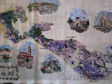 39: 10 16 05_0684<br>Wandtapijt in de kerk van Ars en Ré