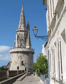 48: 10 17 05_0716<br>Rue Sur-les-Murs