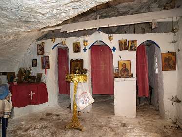 Interieur grot kerkje