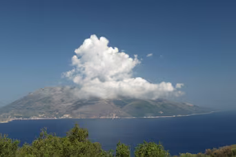 Van Sami naar de Agrilion Monastry