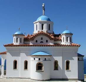 Kerk in Oud-Karlovasi
