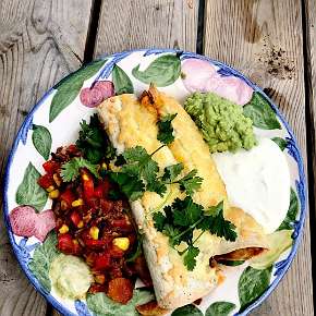 Burrito’s uit de oven met guacamole en limoen crème fraiche