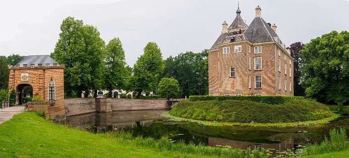 Kasteel Soelen en poortgebouw.