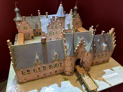 12: IMG_0861<br>Toutenburgh zoals het was in het Museum van Vollenhove