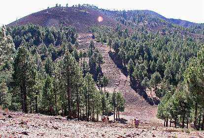 De beklimming van de Pico Birigoya via de Montana de Barquita, uitzicht op de Pico Nambroque
