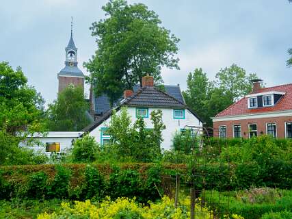 Losdorp is een wierde (terp) van meer dan 2600 jaar oud.