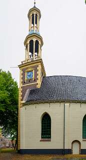 De toren van de  Andreaskerk  in Spijk