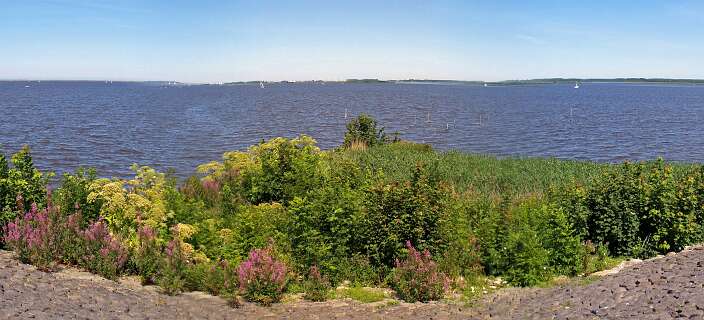 Het Lauwersmeer vanaf Oostmahorn