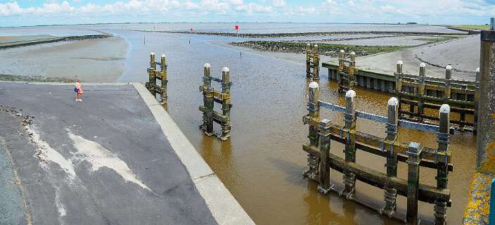 Hier komt het Termunterzijldiep in de Eems.