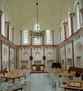 De kerk is een voorbeeld van Romano Gotiek