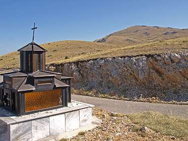 Pas tussen Ohris en Prespa meer