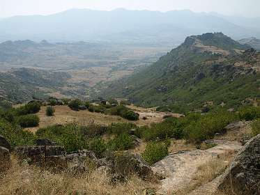 In de verte de stad Prilep
