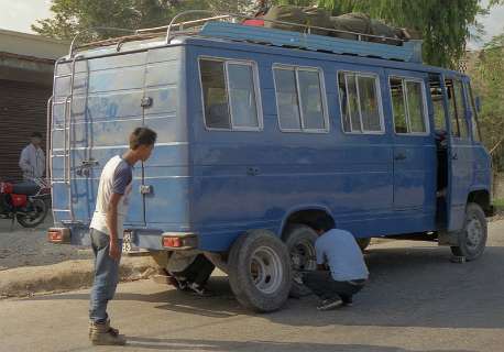 Opweg van Kathmandu naar Dumbre over de PRITHVI HIGHWAY