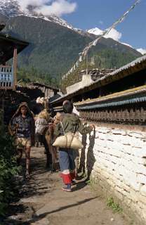 Koto vlak voor Chame