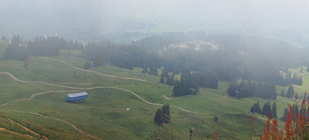 Hohe Salven zit in de mist, links Salvensee waar we eerder waren