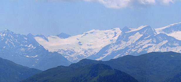 Geheel rechts de Groszer Rettenstein