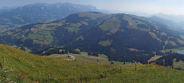 In de achtergrond de Wilde Kaiser