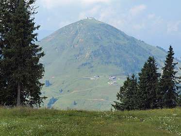 Zicht op de Hohe Salve vanaf de Brandstadlalm