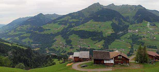 Stein, eindpunt van de kabelbaan uit Sonntag, start van de wandeling