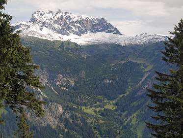 Rote Wand en rechts de Freiburger Hütte
