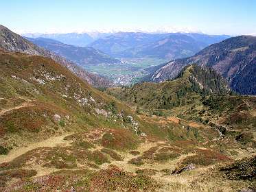 Blik op Kaprun vanaf Alpinecenter
