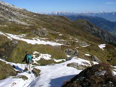 Het begin van de Enzingerweg