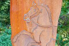 Pieterpad<br>Het paardje van Pey Hier werden Romeinse gouden munten gevonden en delen van zilv eren schalen, waarop een ruiter gegraveerd was.