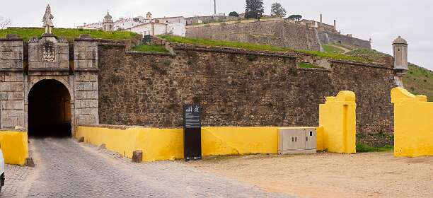 Stadspoort van Elvas in de buitenste ring