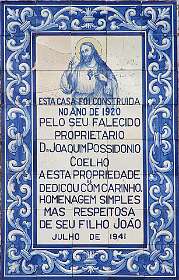 Het tegelplateau van het verlaten huis van de heer Coelho