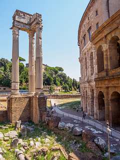 Rome<br>Drie zuilen van de tempel van Apollo Sosianus