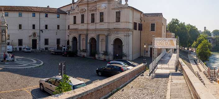 Rome<br>Links het eiland in de Tiber vanf de Ponte Cestio