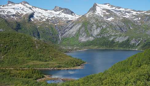 Het Kongsvatnet, waar we omheen gaan lopen, we gaan rechtsom