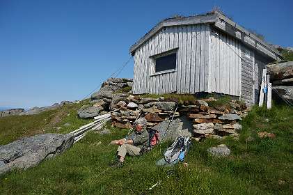 Er staat een hut op de Litlberget