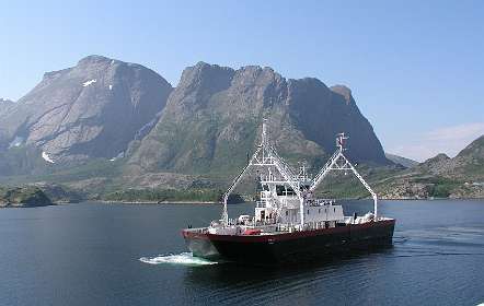 De veerboot bij Jektvika