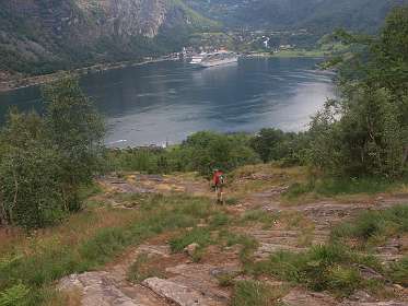 Afdaling naar Homlong