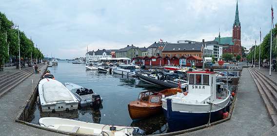 De haven van Arendal