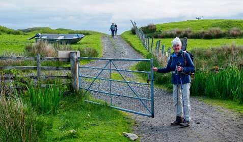 Vergeet niet hier door het hek te gaan