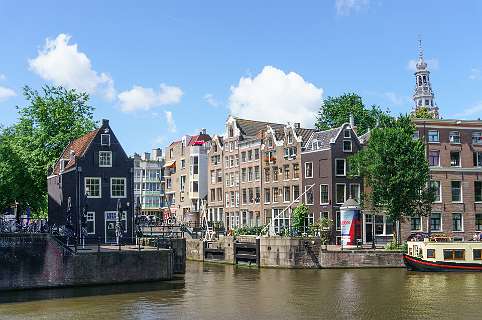 Sint Antoniesluis en café de Sluyswacht