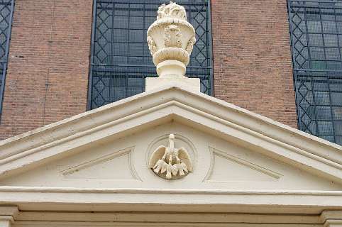 Pelikaan met jongen, het symbool van de Portugese Joden in Nederland