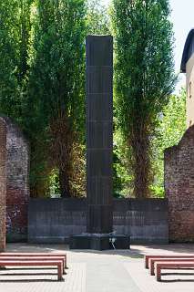 De herdenkingsobilisk in de Hollandse Schouwburg