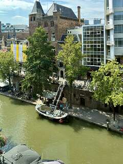 Uitzicht vanuit de bibliotheek op de Oudegracht