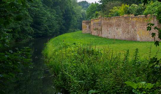 De Middeleeuwse muur rond Zaltbommel