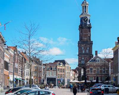 Groenmarkt met de Wijnhuistoren