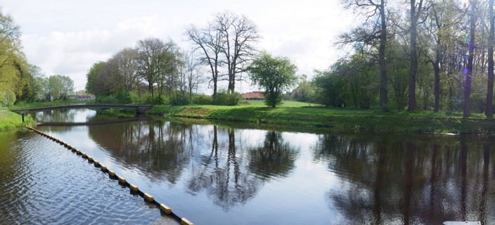Hier komt de Loolee in het kanaal Alkmelo-Nordhorn. Links het J.Banis gemaal.