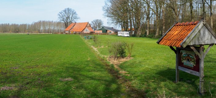 18: 180407-120529_OotmarsumOost-Pano