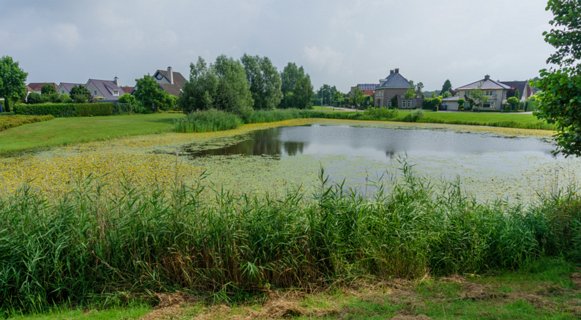 1: 140727-113021_Markgraven<br>Hier liep vroeger de Markgraven, maar hij moest plaatsmaken voor een nieuwe wijk: Markgraven!